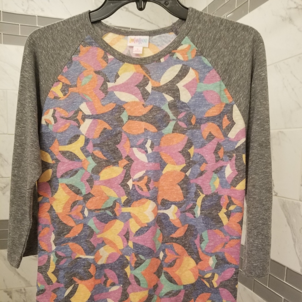 LuLaRoe long sleeve Tee, size small